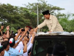 Prabowo Bersama Warga dan Relawan Menikmati Kopi Aceh: Sensasi Luar Biasa!