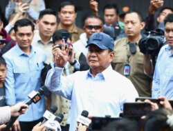 Prabowo Subianto Menggunakan Hak Pilihnya di TPS dengan Komitmen untuk Memilih Sesuai Nurani, Menjaga TPS, Menjaga Ketertiban, dan Menciptakan Suasana Damai serta Sejuk