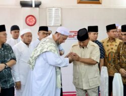 Prabowo Subianto Berziarah ke Habib Ali Kwitang dan Memohon Doa untuk Kebajikan di Masa Depan