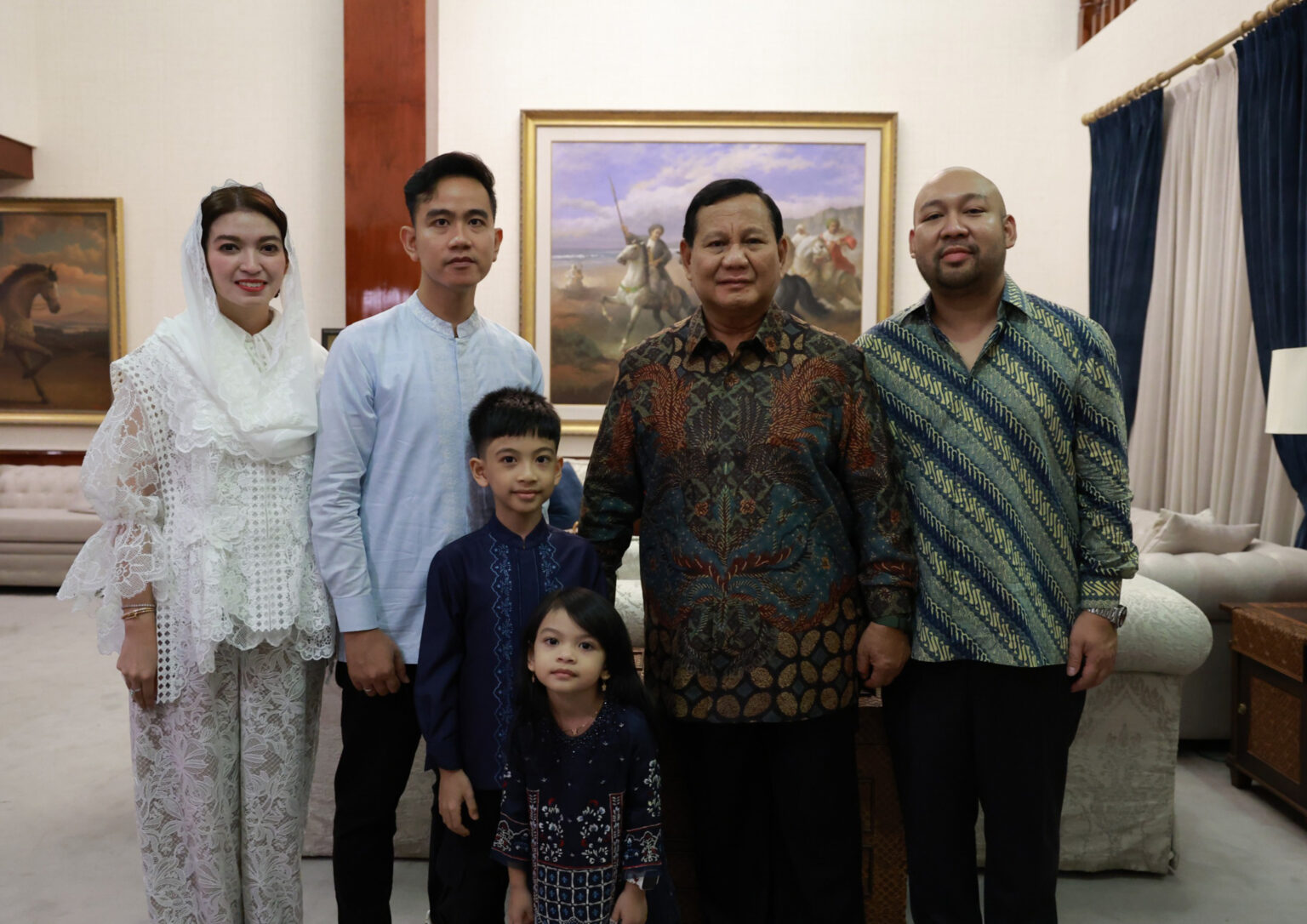 Prabowo Subianto Hosts Halal Bihalal with Gibran and Relatives in Kertanegara for Eid al-Fitr 1445 H