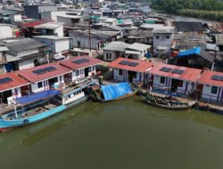 Prabowo Subianto Provides Floating Homes for Jakarta Fishermen’s Village, Receives Gratitude