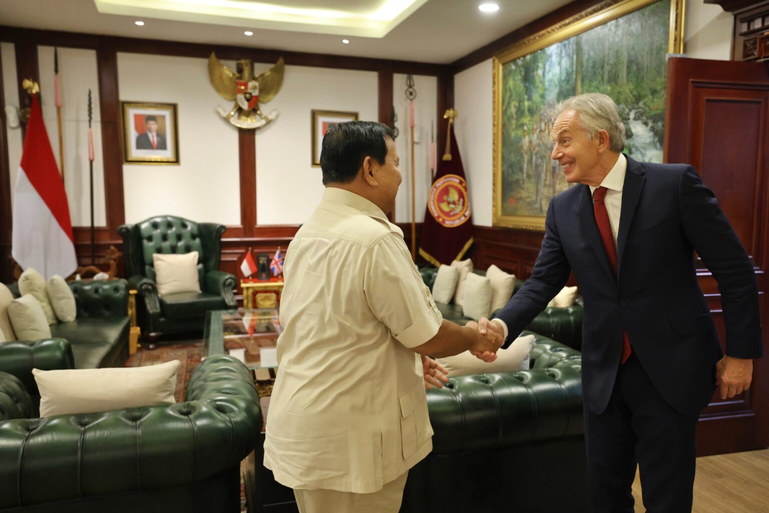 Tony Blair Visits Prabowo Subianto at the Ministry of Defense, Extends Congratulations for Presidential Election Win