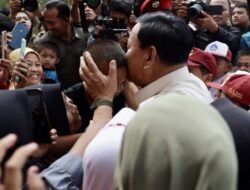 Prabowo Subianto Vows to Ensure Welfare Programs Benefit Children Throughout Indonesia