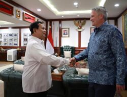 Prabowo Subianto meets with Airlangga and OECD Secretary-General to discuss Indonesia’s full membership process.