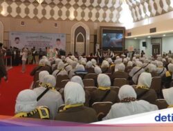 Keberangkatan 388 Jemaah Haji Indonesia 2024 Kloter Pertama Menuju Mekah