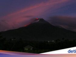 Gunung Lewotobi Meletus, Tinggi Letusan Capai 150 Meter dari Puncak