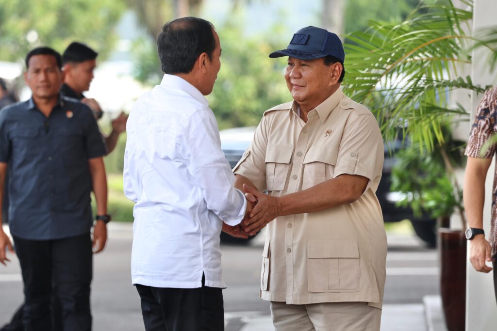 Prabowo Subianto Pays a Visit to Jokowi at Halim Airport, Personally Extending Birthday Greetings