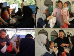 DKM Masjid At Taqwa UMJ Membagikan 1.100 Paket Daging Qurban kepada Masyarakat