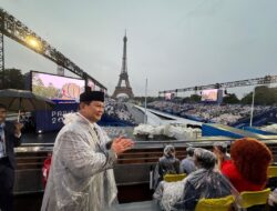 Prabowo Subianto Memberikan Semangat pada Kontingen Indonesia di Opening Ceremony Olimpiade Paris 2024