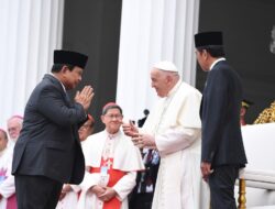 Prabowo Subianto Shares a Moment of Shaking Hands with Pope Francis: “Indonesia’s Diversity and Harmony is a Blessing”