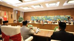 Sesudah mengunjungi Presiden Vietnam, Prabowo Subianto bertemu dengan Ketua Majelis Nasional untuk membicarakan peluang kerja sama