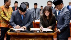 All Factions Attend and Offer Prayers in Prabowo Subianto’s Final DPR Session