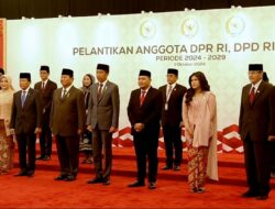 Prabowo Subianto dan Jokowi Sama-sama Naik Mobil Kepresidenan ke Pelantikan DPR Terpilih