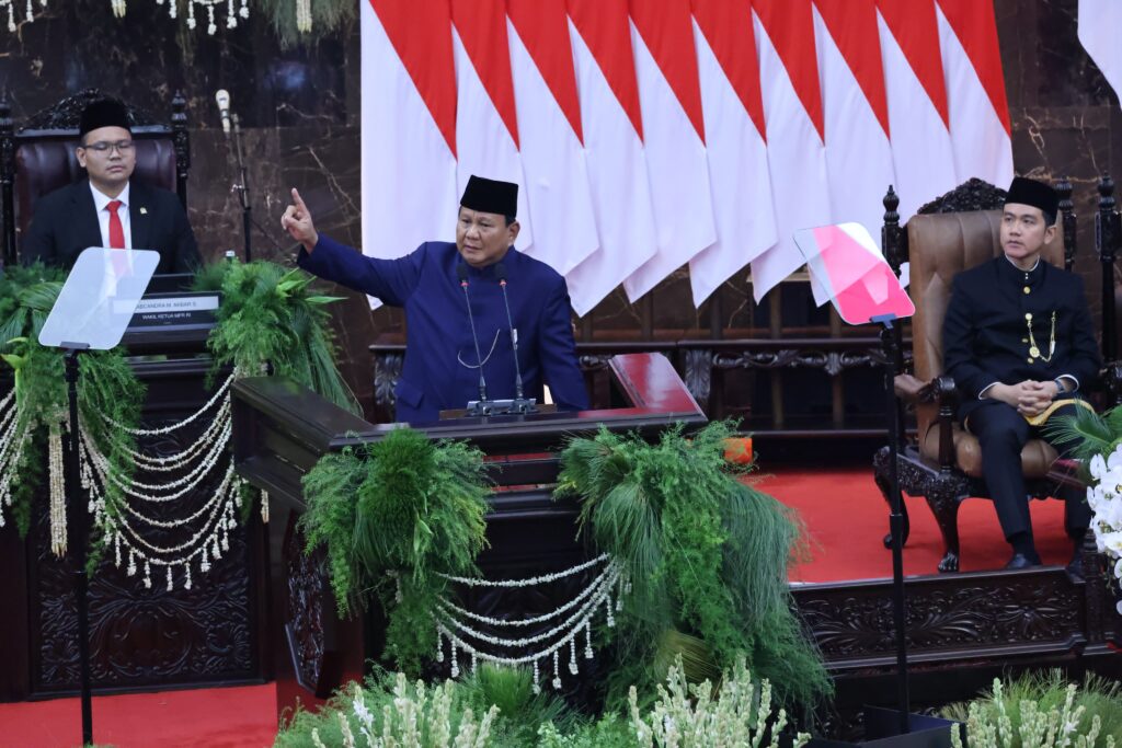 Reformulate the title here:
Plenary Session of the MPR for the Inauguration of President and Vice President-Elect 2024-2029 Term at Nusantara Building, Senayan, Jakarta on October 20, 2024