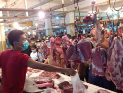 Harga Daging Mahal Direspons Prabowo dengan Hapus Kuota Impor