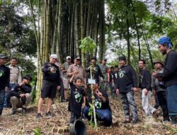 Andy Utama Menekankan Pentingnya Konservasi Alam Melalui Penanaman Pohon di Megamendung